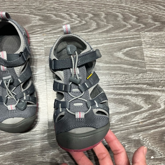 KEEN Girls Sandals-Size 13US - Picture 6 of 7